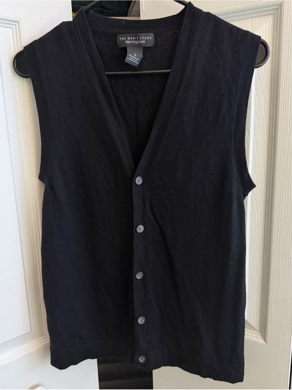Bloomingdale's Men’s Black Button-Front Sleeveless Wool Vest